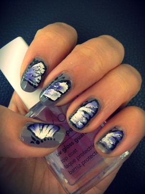 My first time doing it on my nails.

Inspired by: LOVE4NAILS

Done by: Eneth Aquino