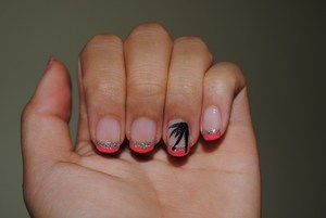 Peach, silver, black - very summery nails! :)