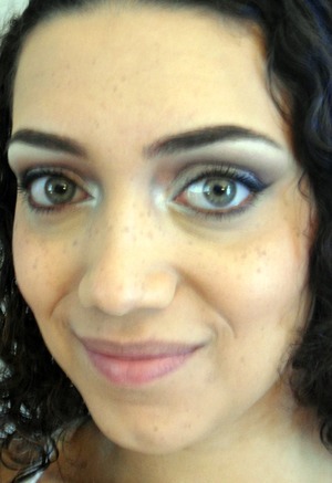 http://lizzielovesmakeup.blogspot.com/2012/03/everyday-makeup.html