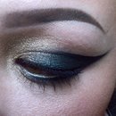 emerald/gold winged liner 