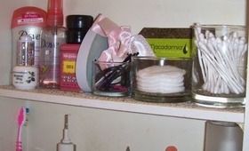 What's In My Beauty/Medicine Cabinet?!