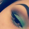 green eye makeup