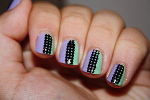 http://iloveprettycolours.blogspot.com/2012/07/color-block-and-dots.html

lavender: Avon Loving Lavender
mint green: Maybelline Green Park
stamped using BM11