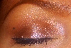 Shimmers by EEM collection -
Dejavu on lids
Cosmic Latte in crease
Whisper on brow bone