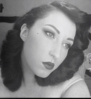 pincurls and glam makeup