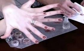 Nail polish you can make yourself!  | Naturesknockout.com