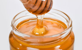 Why We Can’t Stop Buzzing About the Benefits of Honey 