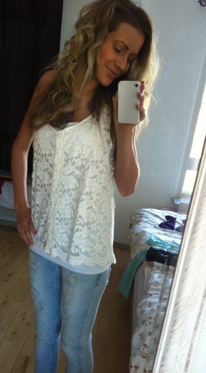 Outfit of today. I'm going out with my mommy for the first time in 1 1/2 year :) 