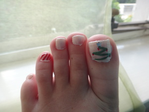 Christmas Tree and Candy Cane Toe Nails