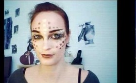 Reproduction du maquillage artistique de Katy Perry dans ET