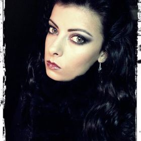 Vampy and Dark Vintage Makeup