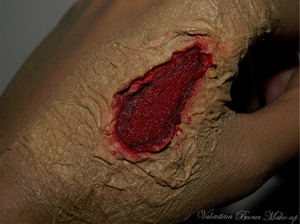 I used liquid latex to create this wound.

