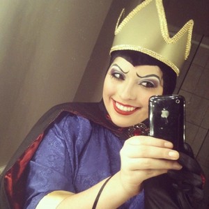 Evil Queen last minute makeup for a halloween party.