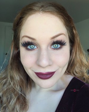 Simple, yet effective! Sorry for the two postings in a short duration of time, I just REALLY fell in love with my makeup look earlier yesterday morning, and felt like sharing it with you beauties :).
http://theyeballqueen.blogspot.com/2016/11/matte-medium-taupe-brown-smokey-eye-w.html