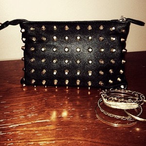 <3 this clutch from Zara