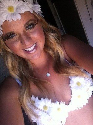 Beautiful gold rave makeup with gorgeous lashes check out kenziepenrose.blogspot.com for more