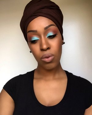 Moroccan Clay Pottery🏺• Liked this reddish brown and turquoise color together. Saw a picture on Pintrest and fell in love with the colors together.  I began with @simpleskincare protecting lightweight moisturizer, @elfcosmetics Poreless Face Primer. So I always start off filling in my brows to frame my face using @essence_cosmetics brown brow pencil and @maccosmetics eye pencil in Coffee. @nyxcosmetics eyeshadow primer in vivid white, @bhcosmetics 88 matte eyeshadow palette , gel eyeliner in Onyx, 6 color palette Contour & Blush. @maccosmetics NC45 Concealer, foundation, and  RK by Kiss matte lipstick in Brown Sugar with @maccosmetics  lip liner in Cork. Correcting Palette as my highlight. Used all @realtechniques brushes on this entire look. 