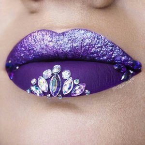 Nothing like a little bling artwork and dazzling, textured lip-color to accentuate the positive and make the kisser pop.