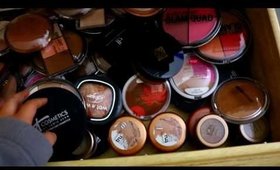 College Dorm Room Makeup Collection and Organization