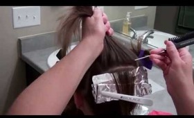 How to Highlight Hair Using Powder Bleach