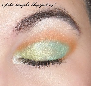 More pics on my blog http://o-fata-simpla.blogspot.ro/2013/03/spring-makeup.html
