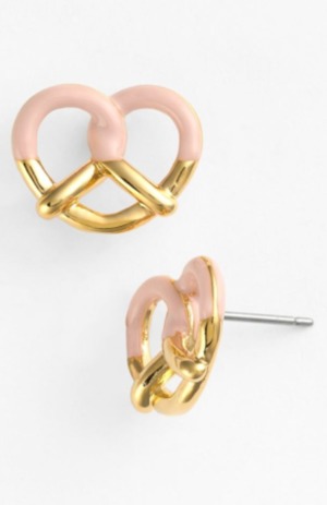 this is my new purchase of earrings I think they are soo cute
