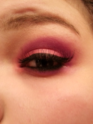 purple and pink pretty much
shany cosmetics pallete and profusion pallete. maybilene eyeliner.