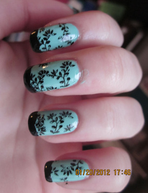 Nicole by OPI- My Lifesaver
Konad Stamping with plate m2 in Wet N' Wild Black Creme