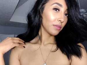 Follow me on Instagram Enhancebeauty_bybrittany 