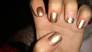 tried to come up with a new idea and i liked it glitter with a normal gold!! 