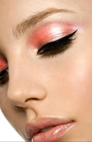 the one shade eyeshadow look with cat eyes and long lashes =^.^=