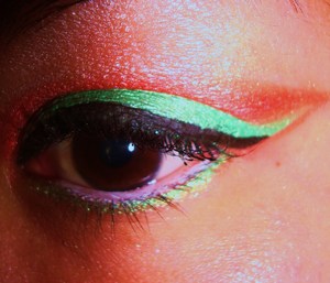MAC Firecracker..to the beach collection (limited) 
Kleancolor American Eyecon- Lime
