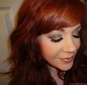 New blog post/ makeup look for the week featuring the beautiful palette "World Famous Neutrals- Most Glamorous Nudes Ever" by Benefit Cosmetics :-)

Hope you have a great week!
xoxo,
Colleen

http://www.vanityandvodka.com/2013/02/kiss-me-im-tipsy.html