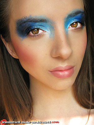 More pictures here: http://trustmyself-make-up.blogspot.com/2012/06/inspired-by-places-zaczynamy-zabawe-z.html