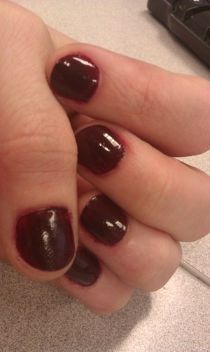my favorite fall trend.. the oxblood manicure :)
Revlon Vixen is the color 