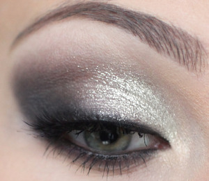 New Years Eve glitter makeup 