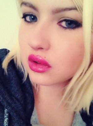 Pink lips, big lips