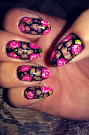 betsey inspired black nails with roses and leopard print! 