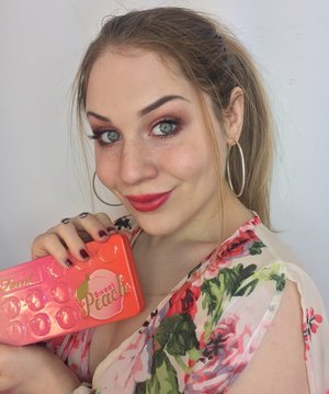 Have you been thinking of buying the Too Face Sweet Peach Pallet? Find out my final thoughts before investing $49.00 into a candied peach product.
http://theyeballqueen.blogspot.com/2017/01/too-faced-sweet-peach-eye-shadow-pallet.html