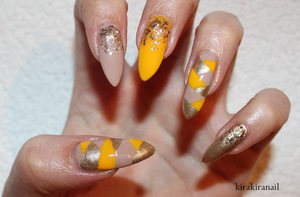 Tutorial:
http://youtu.be/dJA1IIbN-ns 

Products I used:
"Same Seine But Different" (Nr. 070) by Catrice
Nr. 79240- 711 by LCN (gold)
Nr. 749 by Maybelline New York (yellow)
Jewel Glitter Nail 02 by Canmake
Base and top coat