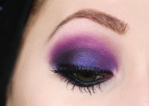 Tutorial, full face and more details here:

http://www.rauschgiftengel.com/2014/01/beauty-purple-smokey-eyes-pictorial.html