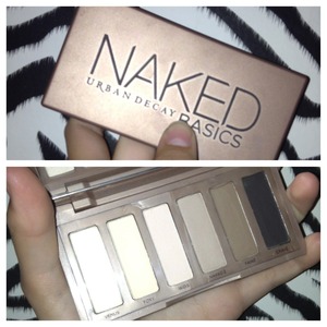 Back to school time is here and if your are looking for a perfect matte palette this one is definitely my favorite !! This is the Urban Decay Naked Basics palette and at Sephora it sells for 27 $ . All 6 of these eye shadows are very pigmented ! If you feel like spending 27$ this product is definitely worth it!