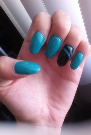 Opi - "Black Onyx" & essie " naughty nautical " 💙 lol I'm not very good but oh well ✌☺