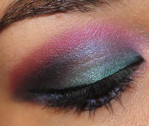 Ethereal Eyes
http://yamismakeup.blogspot.com/2011/09/eotd-urban-decay-15th-anniversary.html