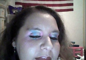 used four colors pink,light blue,pale yellow,peach,black liquid liner and jumbo sea shell white pencil.