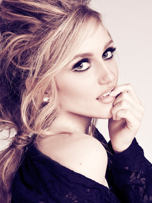 Make-up: Billy B
Photo: Gomillion & Leupold
http://www.beautylish.com/v/rcnujc/billy-b-iconic-bardot-eyes-the-tutorial