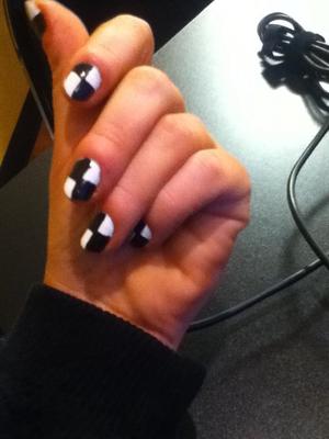 Fun checkered print nails