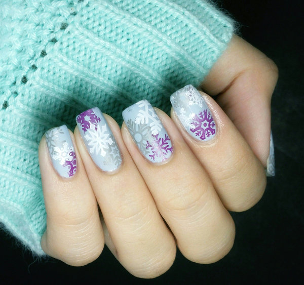 Snowflakes Nail Art | Ariane P.'s (ArianePatricio) Photo | Beautylish