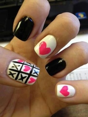 cute nail art of xoxoxo
must try!!!
