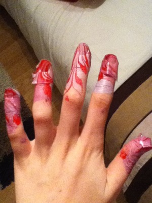 wow, nail marbeling is messsyyyy , but it look pretty cool ! :D
